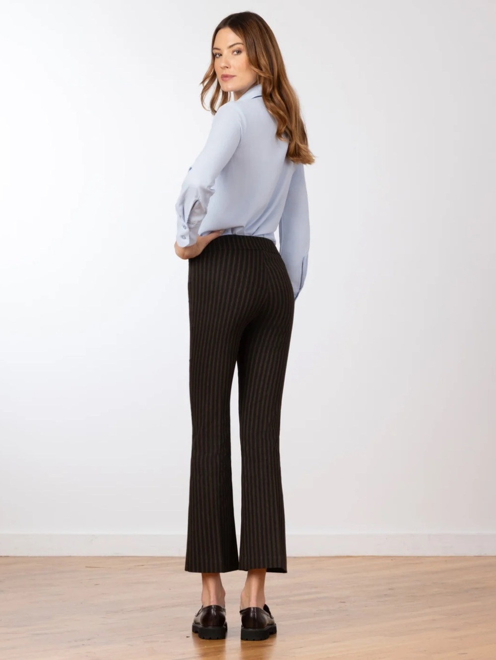Avenue Montaigne Black/ Grey Stripe Leo pants size 12
